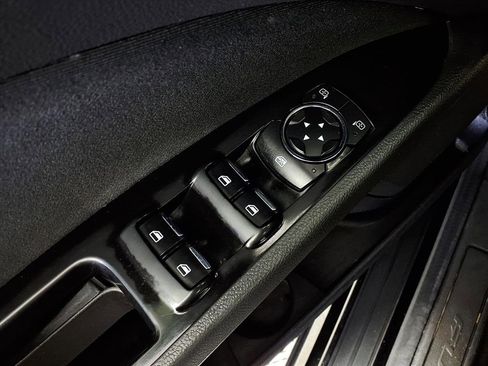 Used 2016 Ford Fusion SE image 25