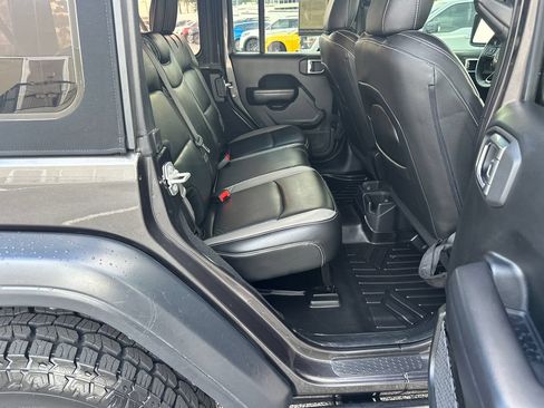 Used 2019 Jeep Wrangler Unlimited Sport S AWD/4WD image 17
