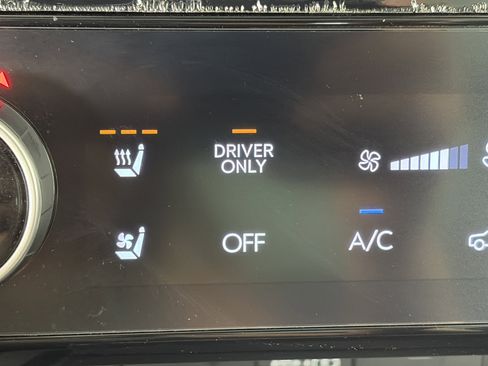 Used 2025 Hyundai Tucson Limited AWD/4WD image 26