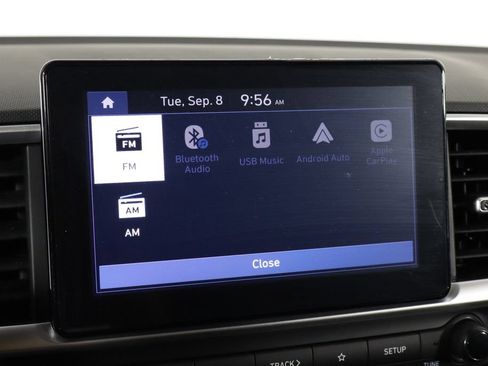 Used 2025 Hyundai Venue SEL FWD image 32
