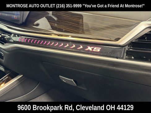 Used 2024 BMW X5 xDrive40i w/ Premium Package image 54