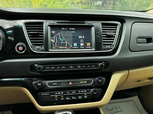 Used 2016 Kia Sedona SX FWD image 23