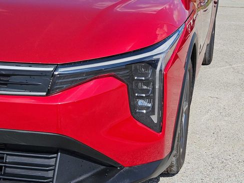 Used 2025 Kia K4 LXS FWD image 3