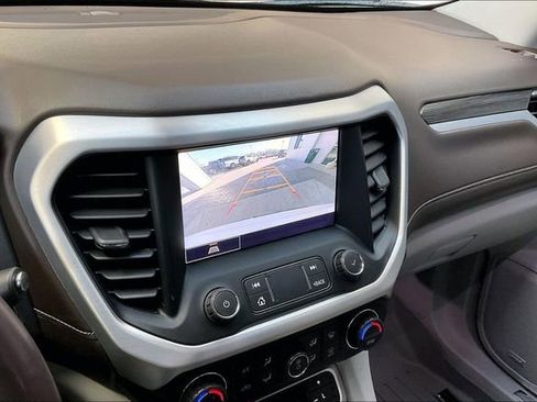 Used 2021 GMC Acadia SLT w/ Preferred Package image 11