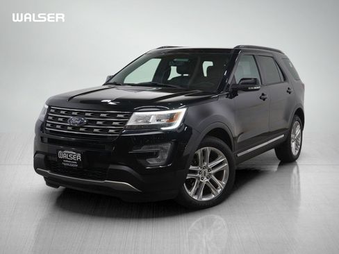 Used 2017 Ford Explorer XLT w/ Equipment Group 202A image 1