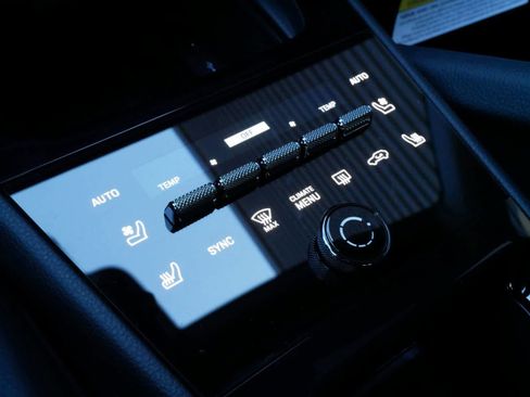 New 2025 Porsche Cayenne image 16