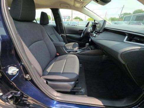 Used 2025 Toyota Corolla LE FWD image 15