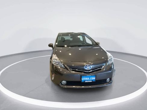 Used 2014 Toyota Prius V Five FWD image 3