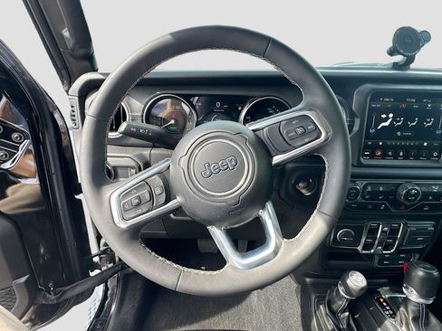 Used 2023 Jeep Wrangler Unlimited Sahara w/ Cold Weather Group AWD/4WD image 12