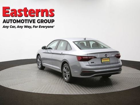 Used 2024 Volkswagen Jetta SE image 63