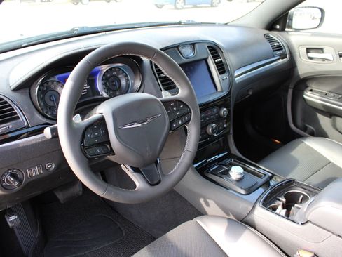 Used 2023 Chrysler 300 S w/ Comfort Group RWD image 16