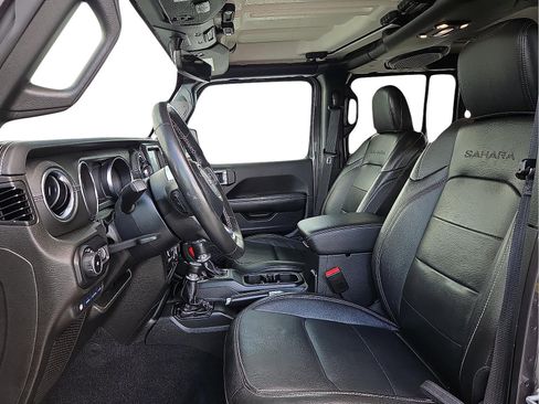 Used 2022 Jeep Wrangler Unlimited Sahara w/ Cold Weather Group image 14