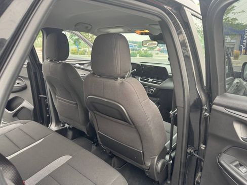 Used 2025 Chevrolet TrailBlazer LT AWD/4WD image 14