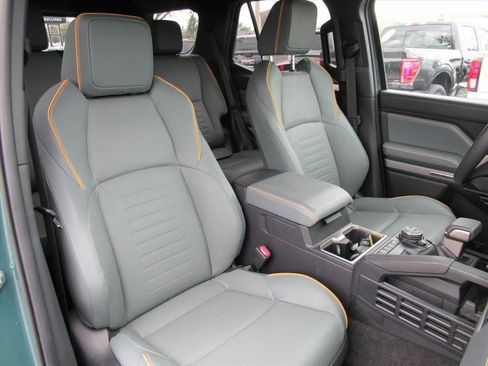 Used 2025 Toyota 4Runner Trailhunter image 9