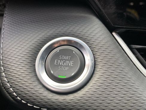 Used 2025 Chevrolet Equinox LT w/ Convenience Package II image 16