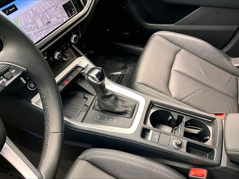 Certified 2025 Audi Q3 2.0T Premium Plus w/ Premium Plus Package AWD/4WD image 17