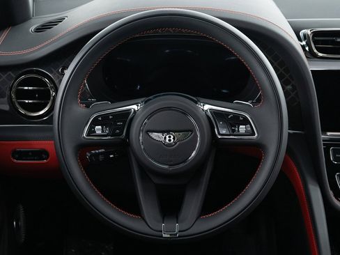 Certified 2025 Bentley Bentayga image 31