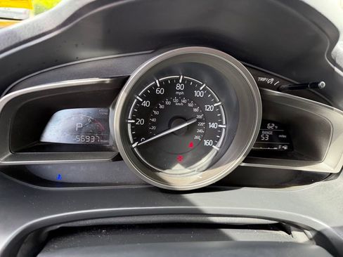 Used 2018 MAZDA MAZDA3 Sport image 28