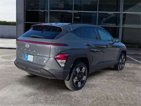 Used 2025 Hyundai Kona SEL image 7