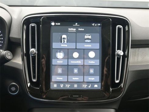 New 2026 Volvo XC40 B5 Core w/ Climate Package image 14