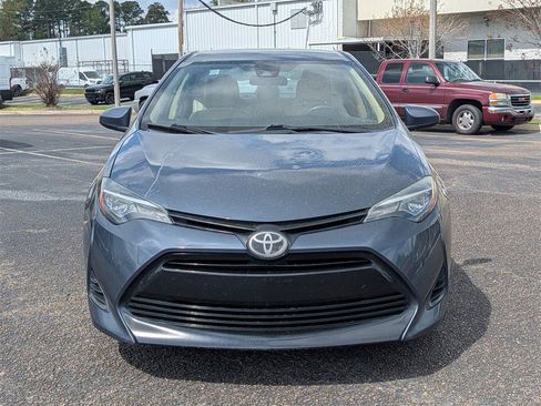 Used 2019 Toyota Corolla LE image 2