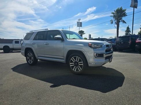 Used 2018 Toyota 4Runner Limited image 3
