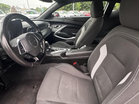Certified 2019 Chevrolet Camaro LT RWD image 14