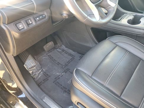 Used 2021 GMC Acadia Denali w/ Denali Technology Package image 26