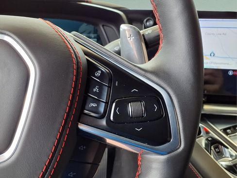 Used 2022 Chevrolet Corvette Stingray Premium Cpe w/ Z51 Performance Package RWD image 18