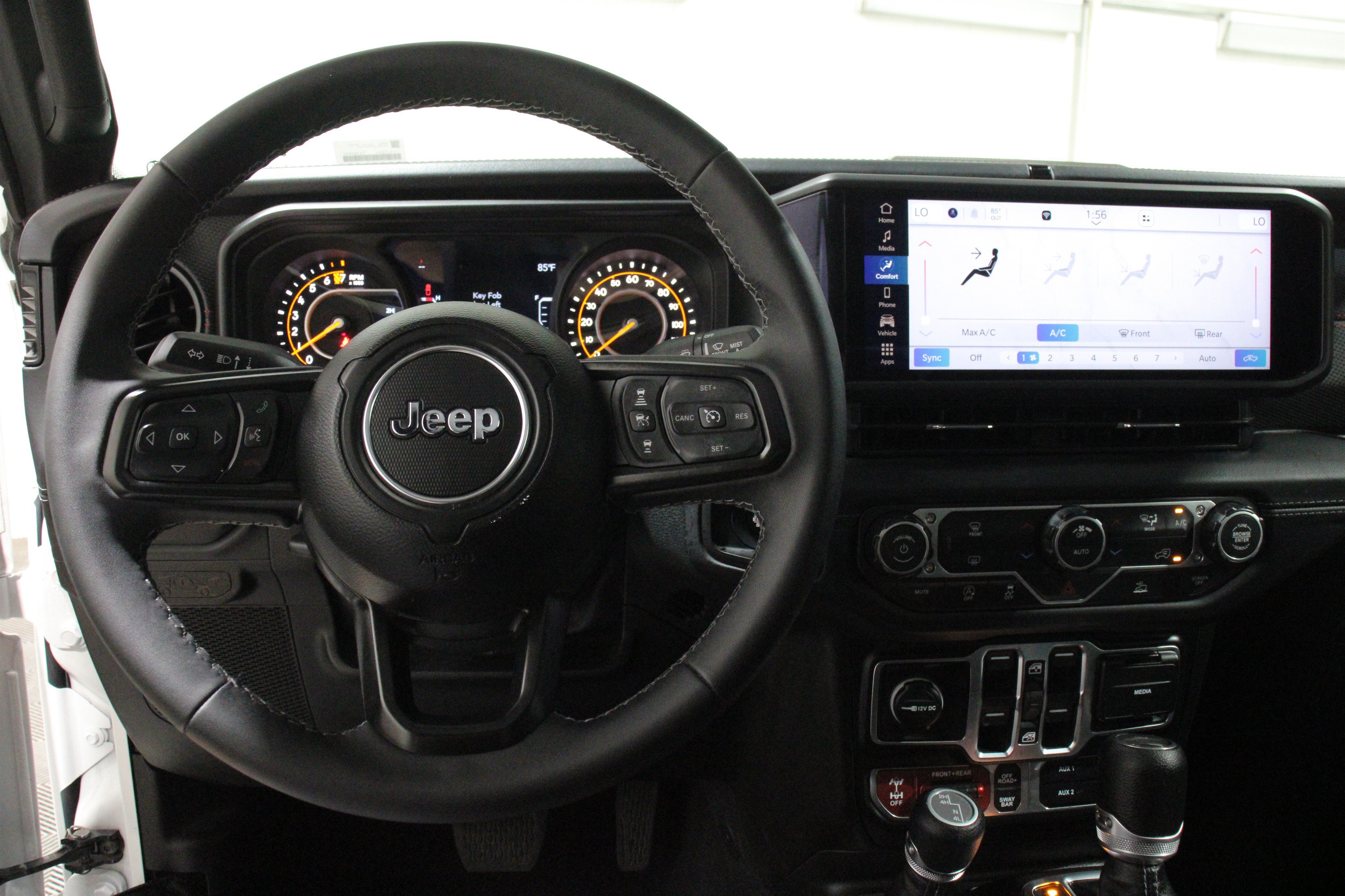 Used 2026 Jeep Gladiator Rubicon w/ Steel Power Dome Hood Package AWD/4WD image 8
