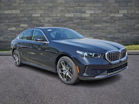 New 2026 BMW 530i xDrive w/ Premium Package AWD/4WD image 1