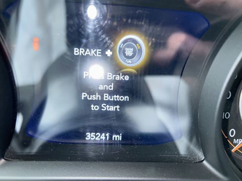 Used 2024 Jeep Wrangler Sahara image 12