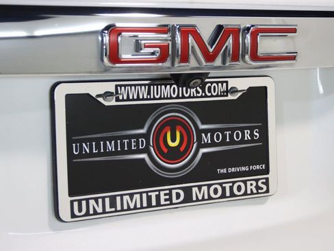 Used 2020 GMC Acadia SLT w/ Premium Package image 4