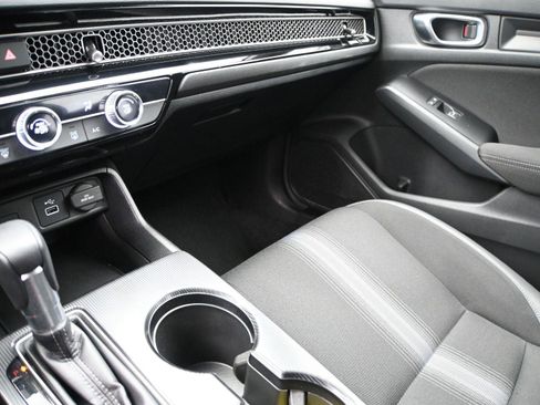 Used 2024 Honda Civic Sport image 4