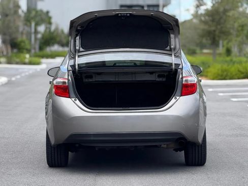 Used 2015 Toyota Corolla LE FWD image 2
