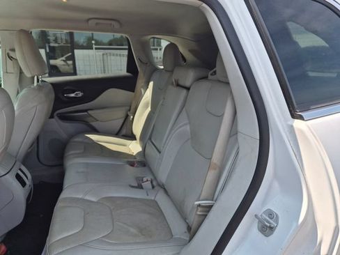 Used 2020 Jeep Cherokee Limited AWD/4WD image 14