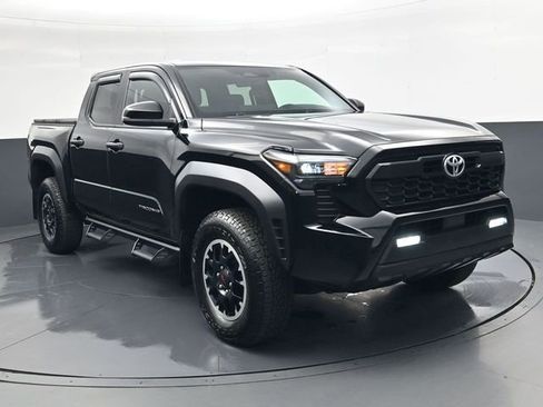Used 2024 Toyota Tacoma TRD Off-Road w/ TRD Off Road Upgrade Package image 2