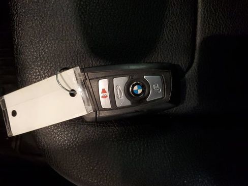 Used 2018 BMW 320i xDrive Sedan AWD/4WD image 30