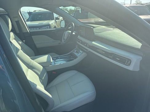 New 2026 Lincoln Aviator AWD image 28