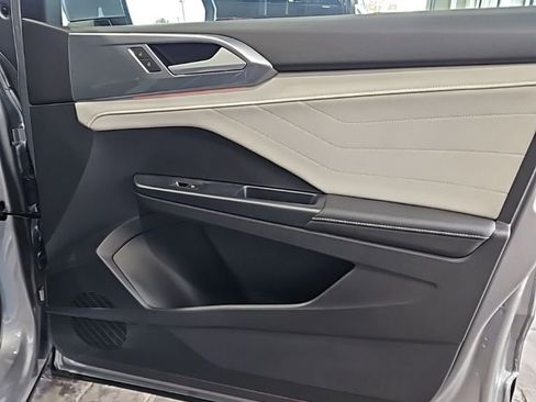 New 2026 Volkswagen Taos SEL image 11