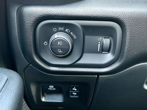 Used 2022 RAM 1500 Big Horn AWD/4WD image 37