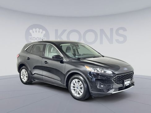 Used 2020 Ford Escape SE image 10