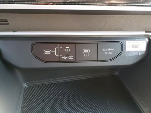 New 2026 Kia Carnival FWD image 11