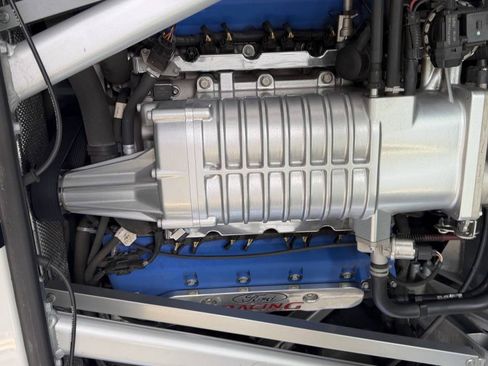 Used 2006 Ford GT RWD image 60