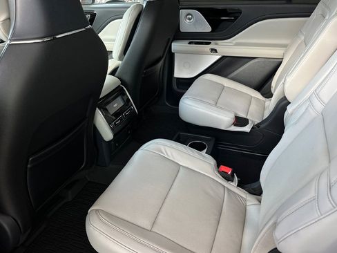 New 2026 Lincoln Aviator Reserve AWD/4WD image 10