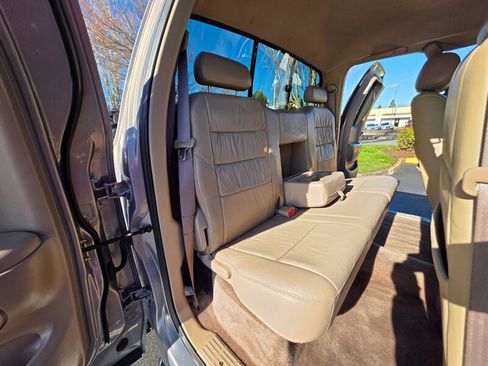 Used 2001 Toyota Tundra Limited image 16