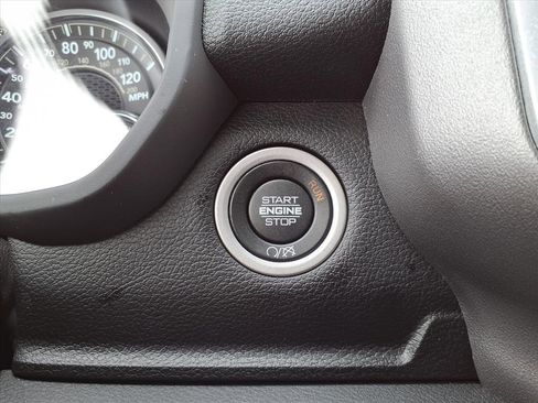 Used 2024 RAM 2500 Big Horn w/ Bed Utility Group image 16