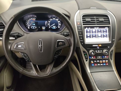 Used 2017 Lincoln MKX Reserve w/ Cargo Utility Package FWD image 22