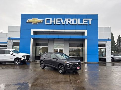 New 2026 Chevrolet Trax RS w/ Driver Confidence Package image 1