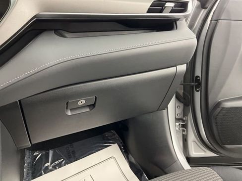 Used 2023 Toyota Highlander L image 39